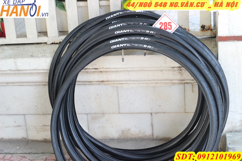 Săm lốp xe đap hãng Giant SR3 (van gạo) 700 x 28 c- 28 - 622