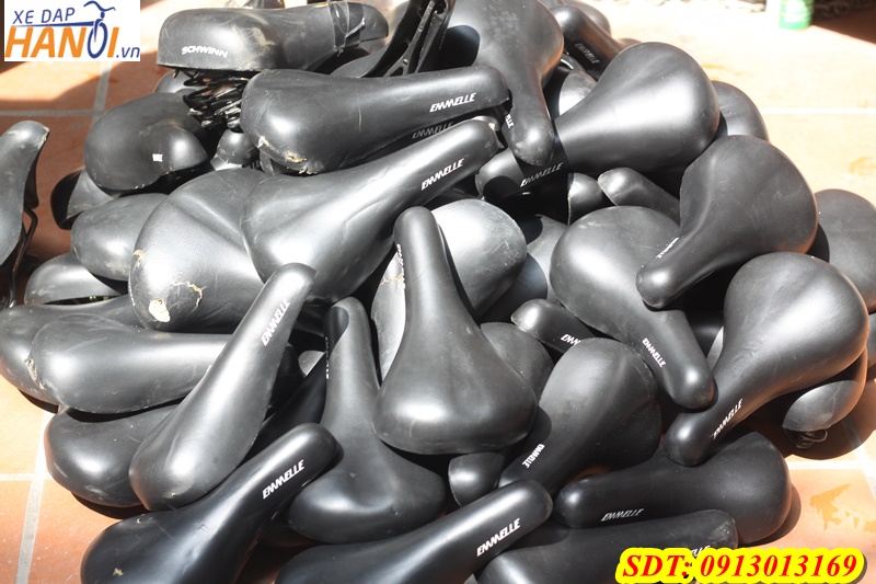Yên ngoại EMMELLE thanh lý giá từ 50 đến 150n
