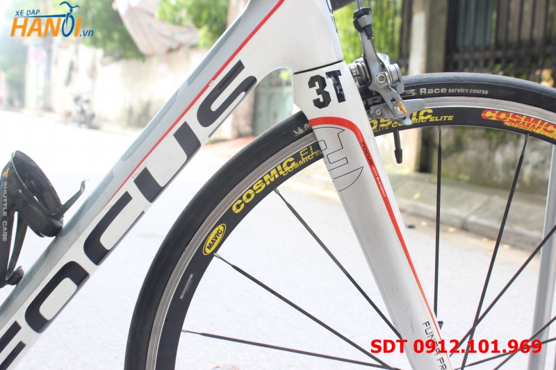 Xe đạp đua carbon Focus Izalco Funda Pro