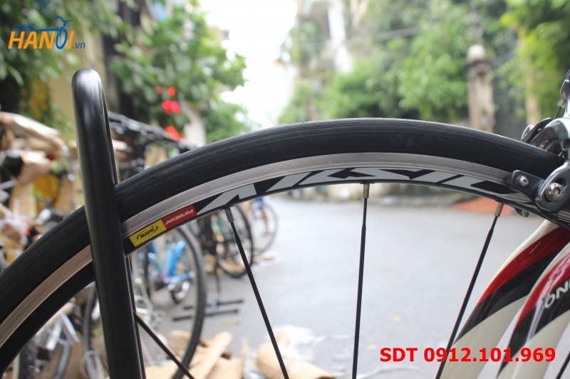 Xe đạp Carbon đua Pinarello FP5