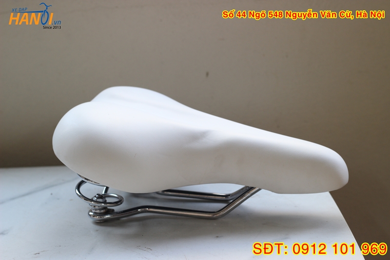 Yên xe đạp màu trắng