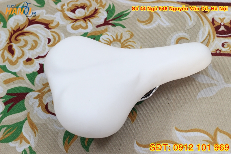 Yên xe đạp màu trắng