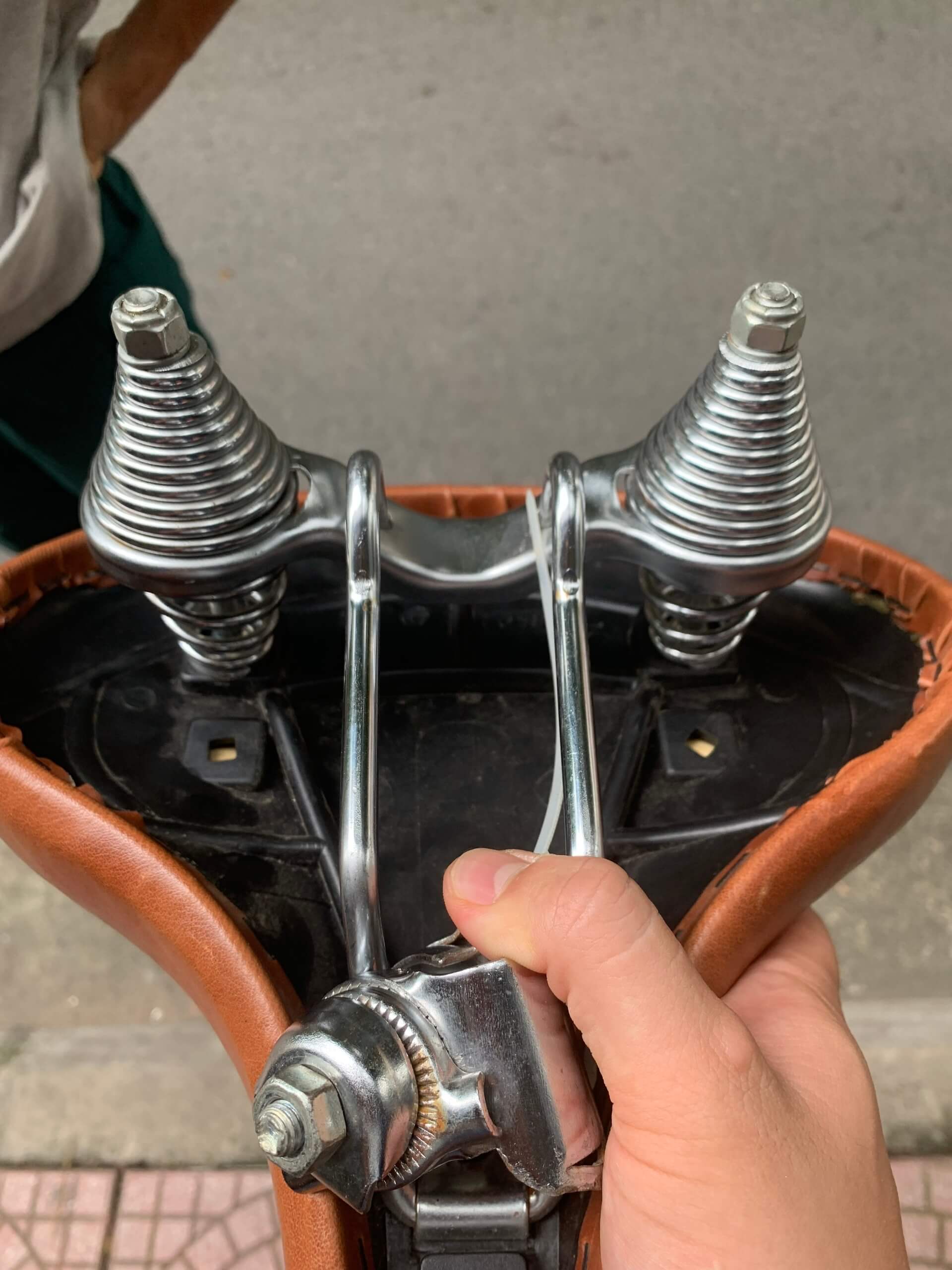 Yên xe đạp Velo da xịn
