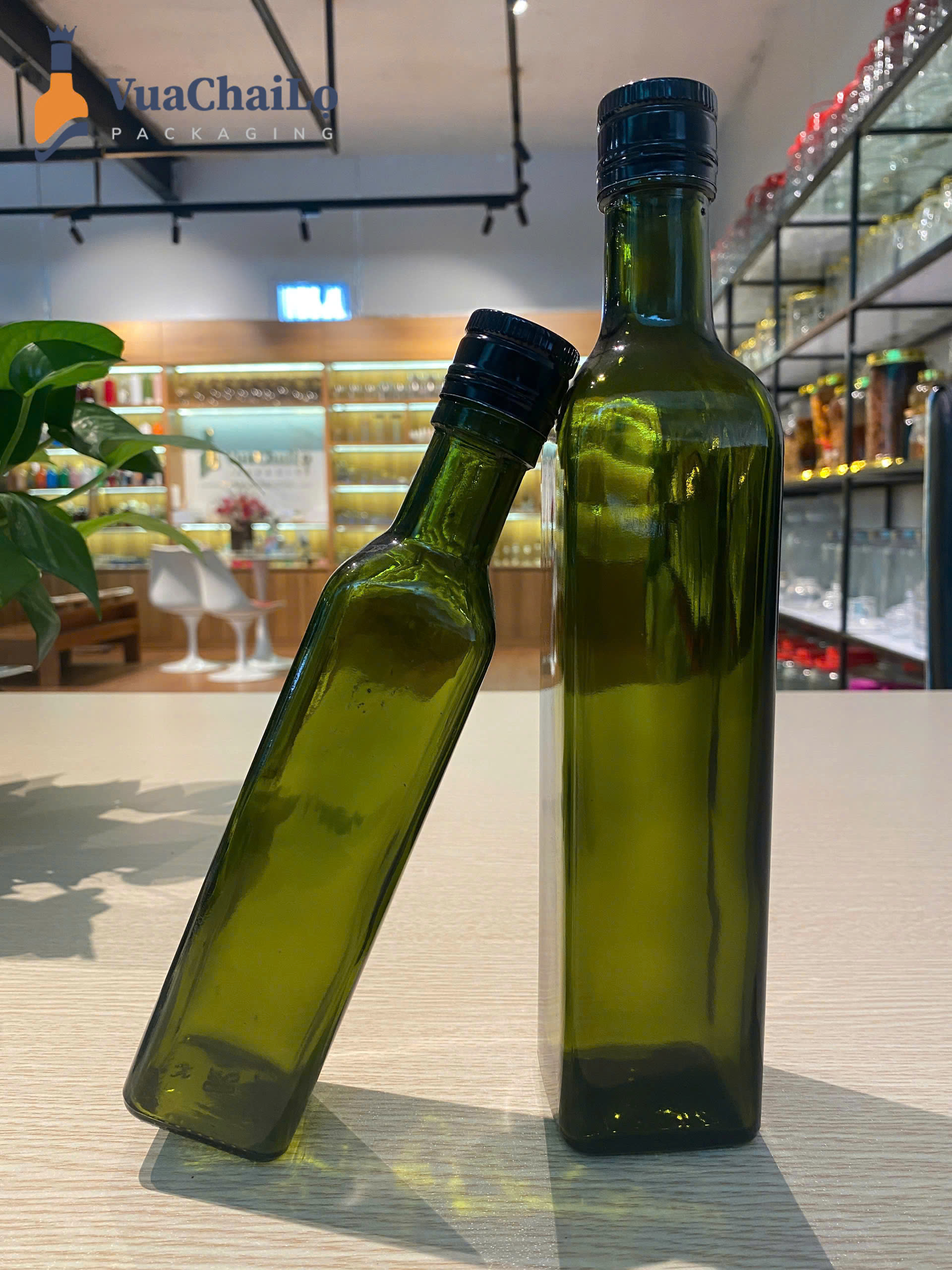 Chai Thủy Tinh Vuông Xanh Đen