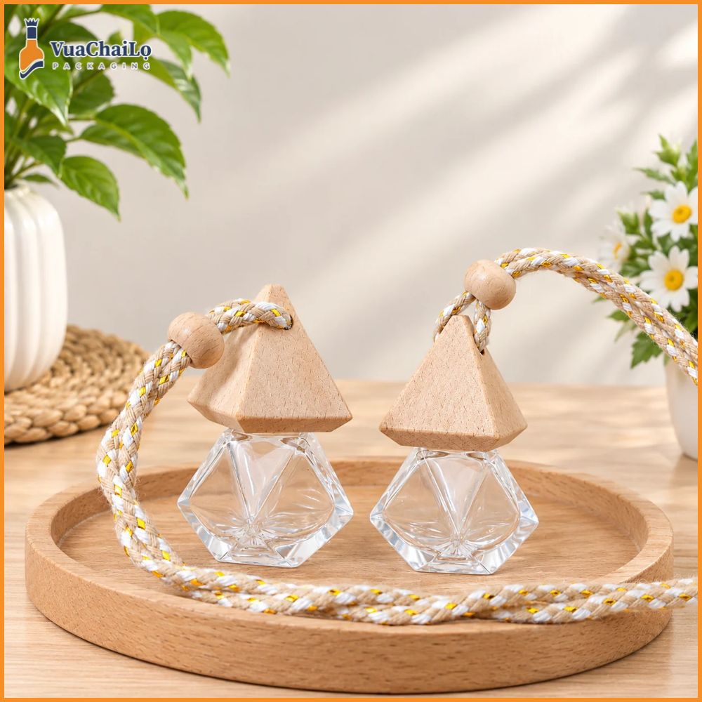 Chai thuỷ tinh đựng tinh dầu treo xe