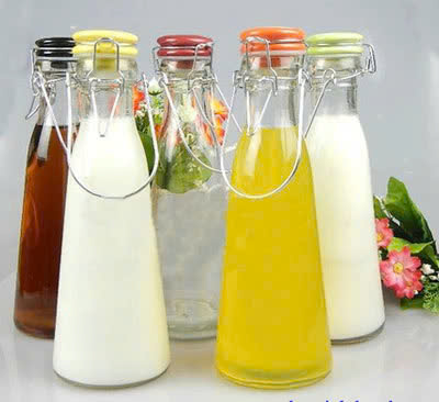 Chai thủy tinh đựng nước ép
