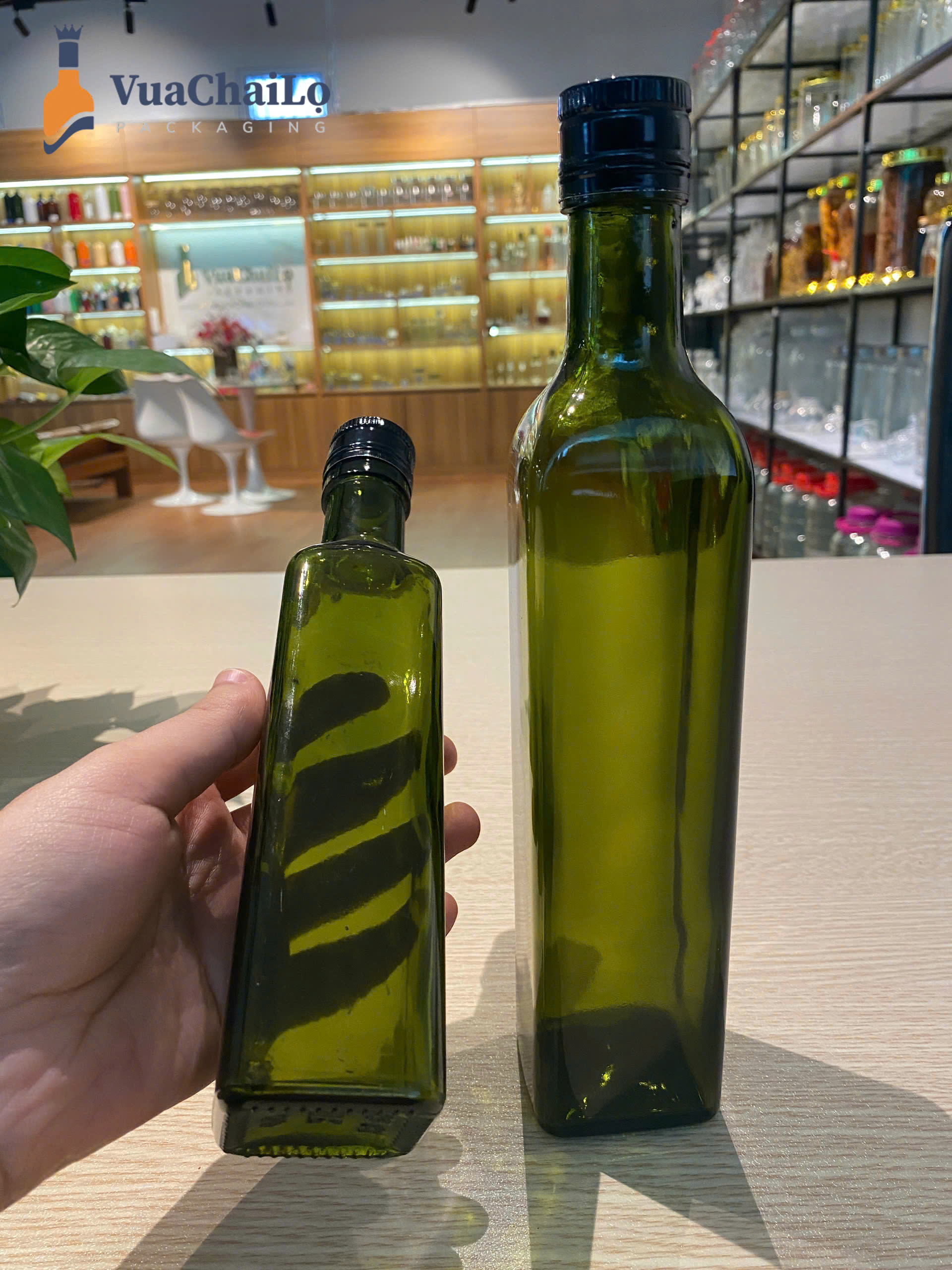 Chai Thủy Tinh Ô Liu Vuông 250ML
