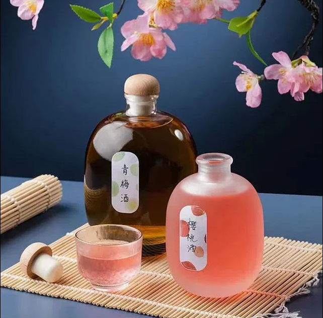 Chai Rượu Trong Nắp Gỗ 250ML