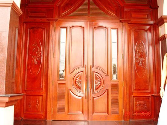 Địa chỉ mua cửa gỗ tự nhiên giá rẻ.