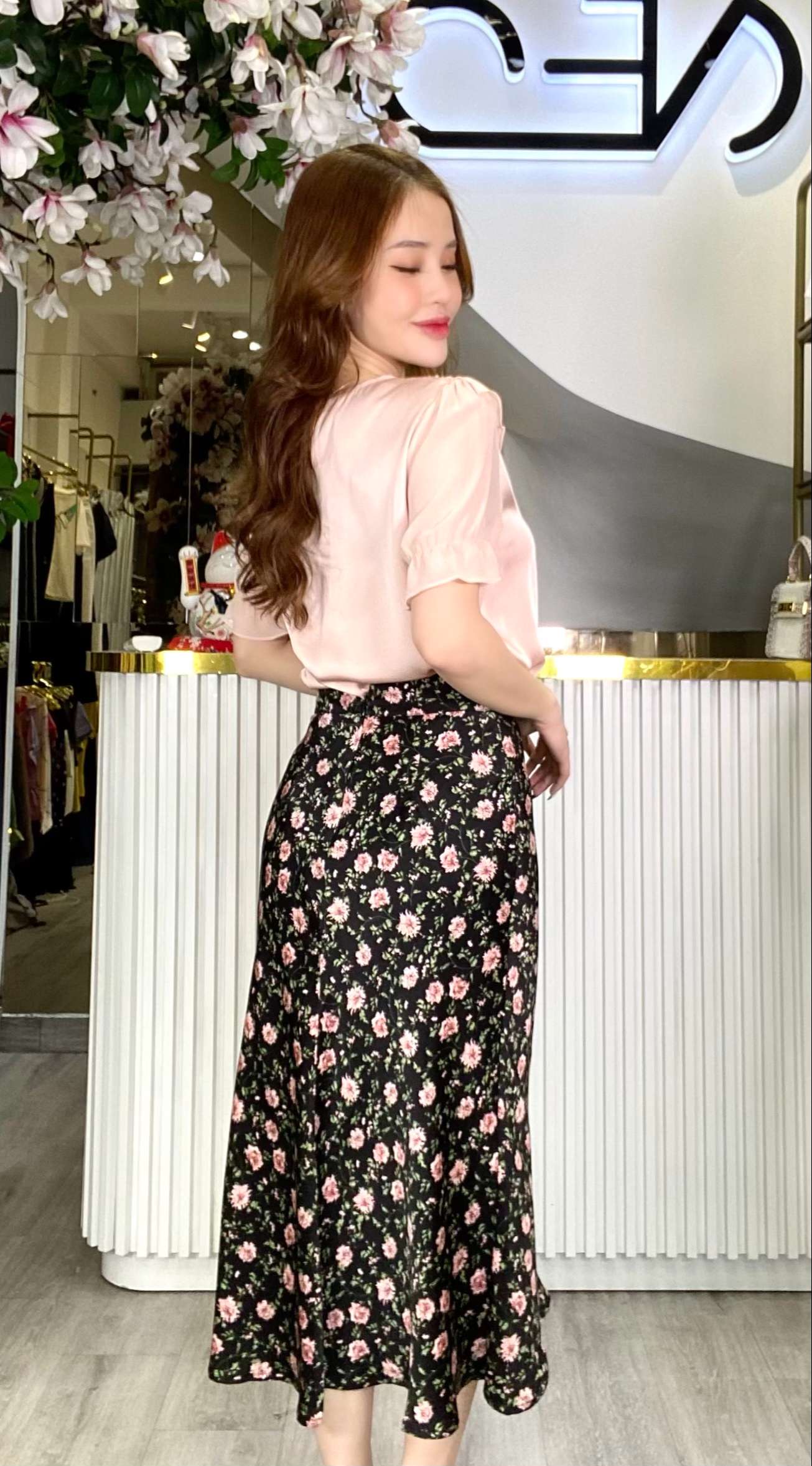 Đầm xòe form dài chân váy ren cao cấp