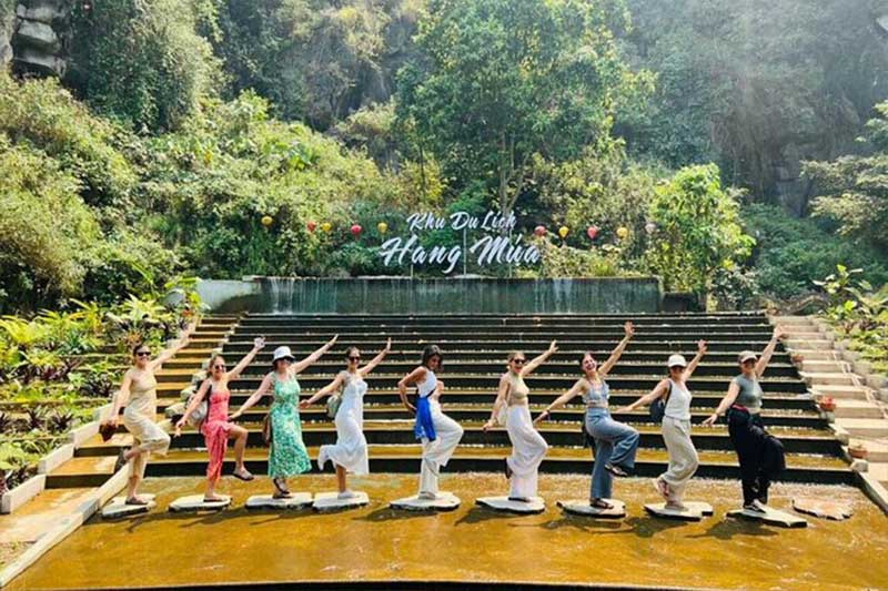 TUYỆT TỊNH CỐC - TRÀNG AN - HANG MÚA 1 NGÀY