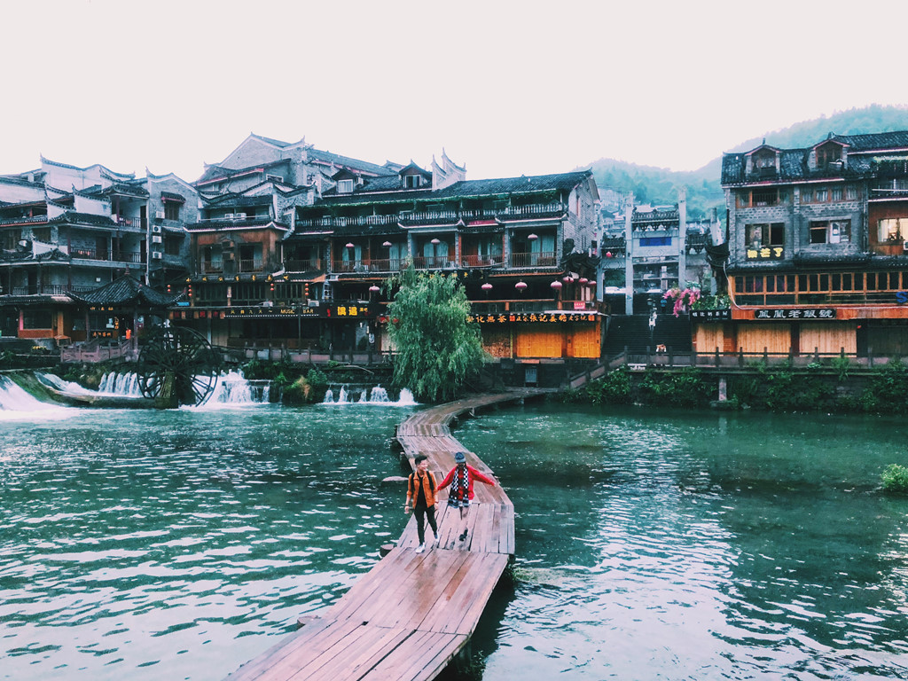 HÀ NỘI - PHƯỢNG HOÀNG CỔ TRẤN - ĐỆ NHẤT MIÊU TRẠI - TRƯƠNG GIA GIỚI - THIÊN MÔN SƠN - HỒ BẢO PHONG - HÀ NỘI 6N5D