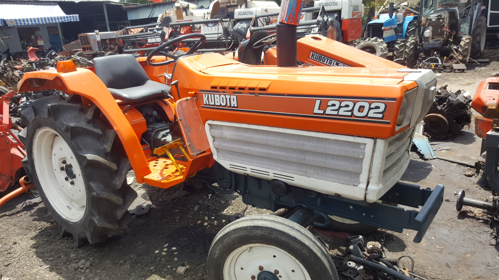 Thông số kỹ thuật máy cày  Kubota L2202