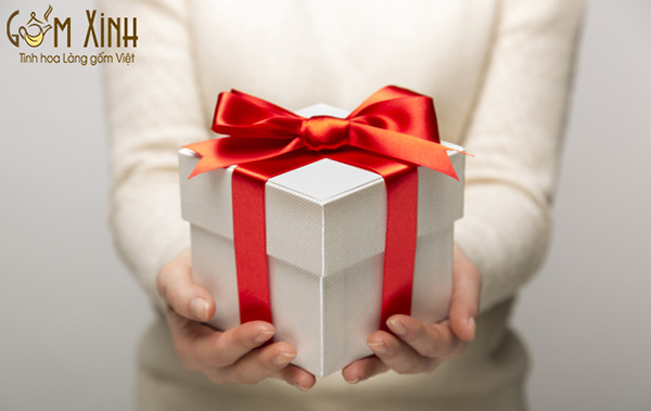 5 lưu ý quan trọng khi chọn quà tặng tết cho khách hàng