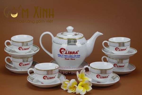 Mẫu in logo lên ấm chén đẹp với ấm chén Bát Tràng