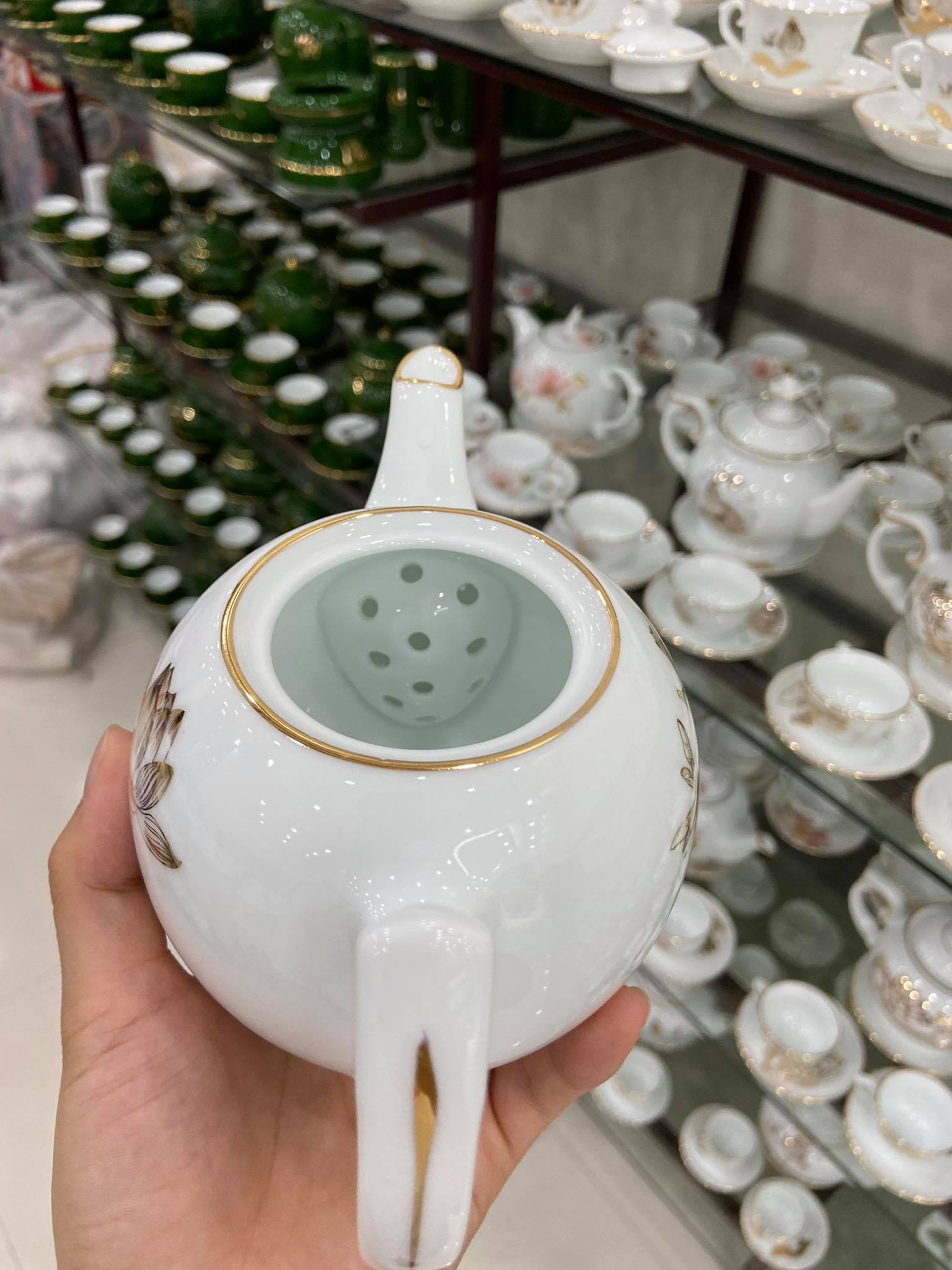 Bộ trà ba chân Công sen vàng kim