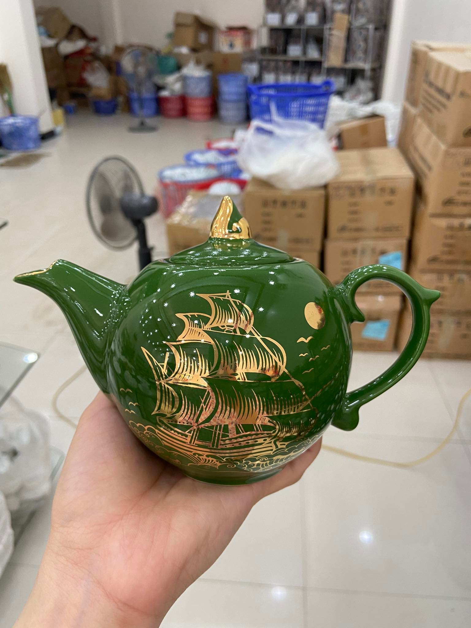 Bộ trà chóp lửa thuyền buồm men Ngọc Lục Bảo vàng kim