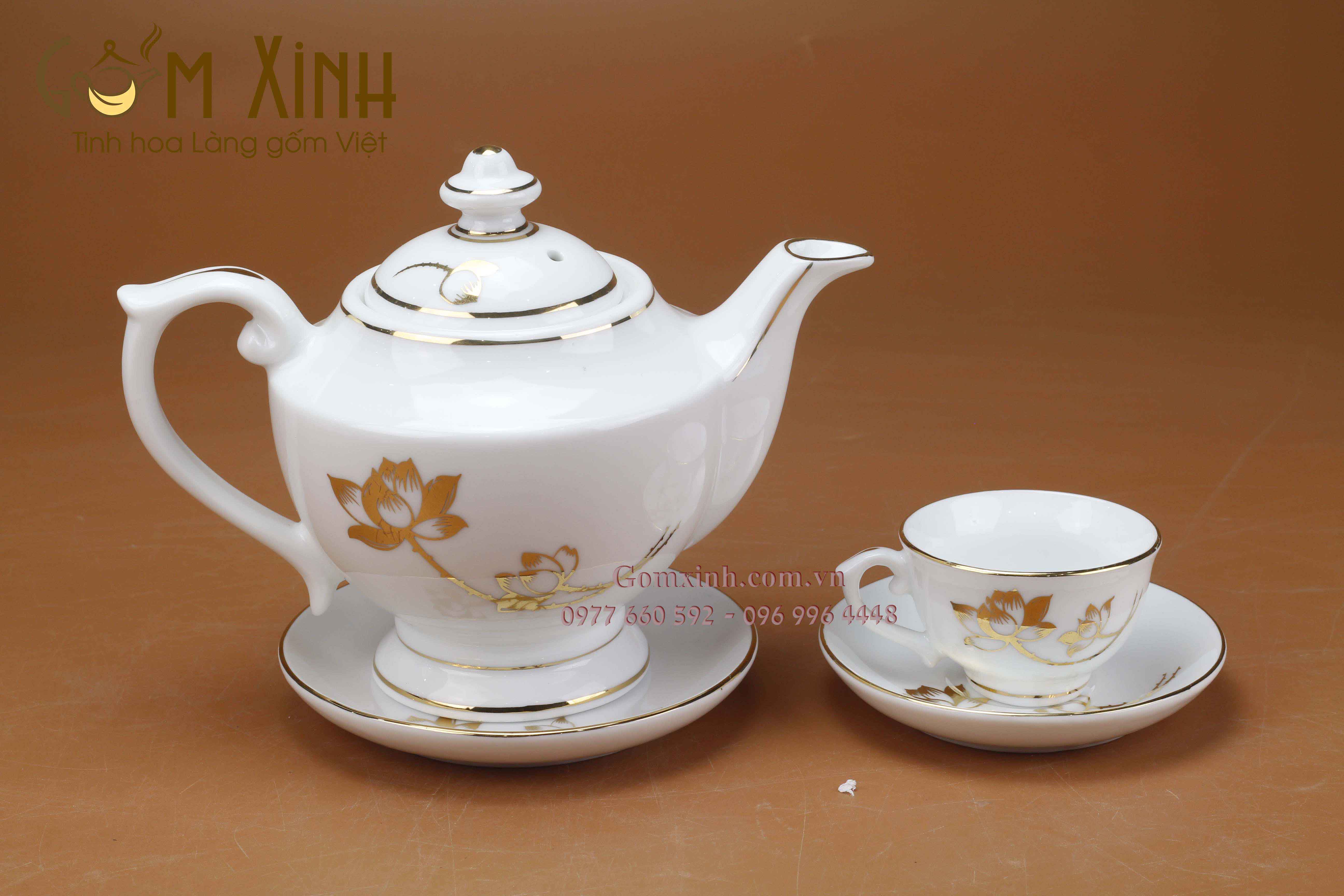 Bộ trà sứ dáng Cúp hoa sen vàng kim