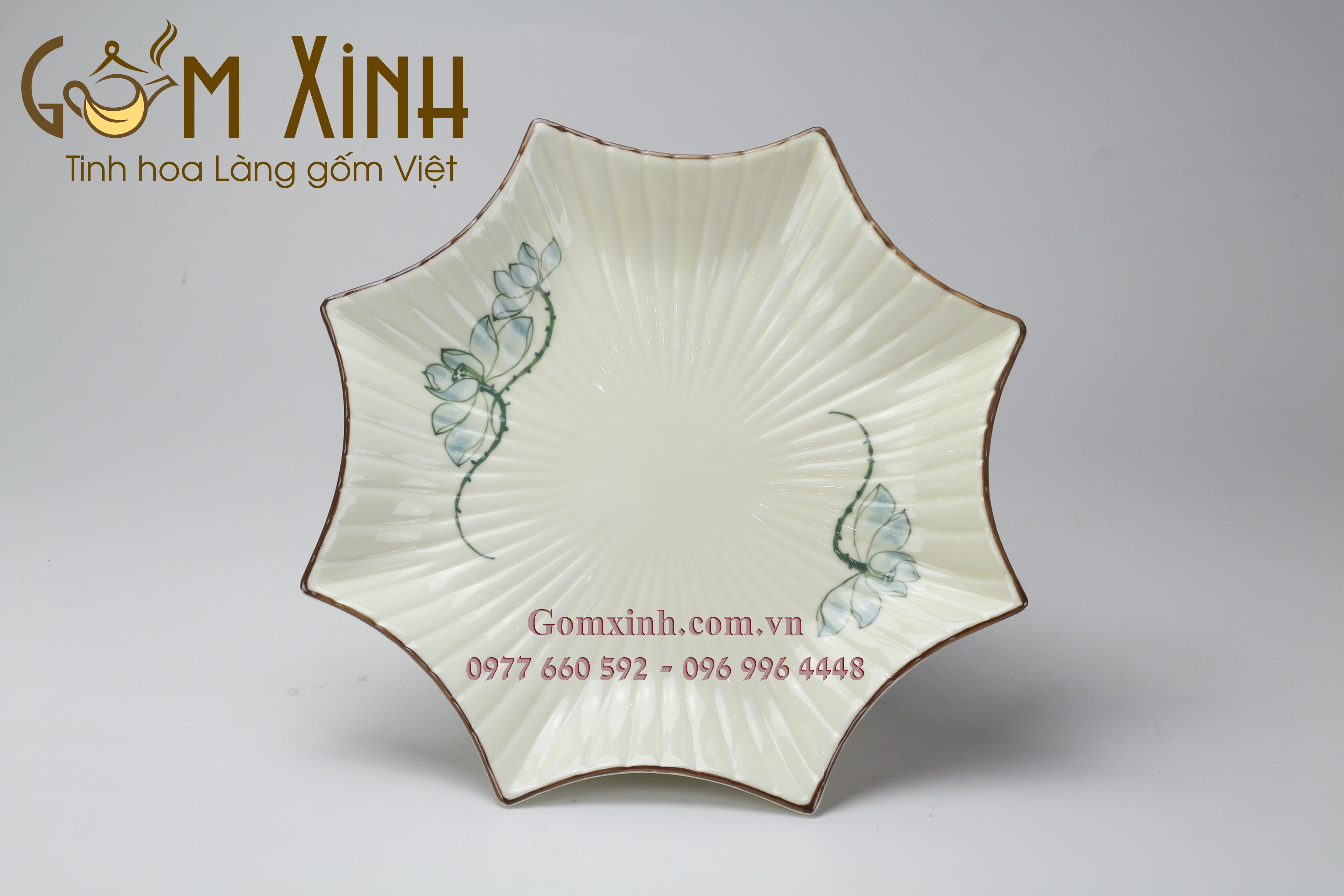 Đĩa sao men kem vẽ hoa sen (24cm)