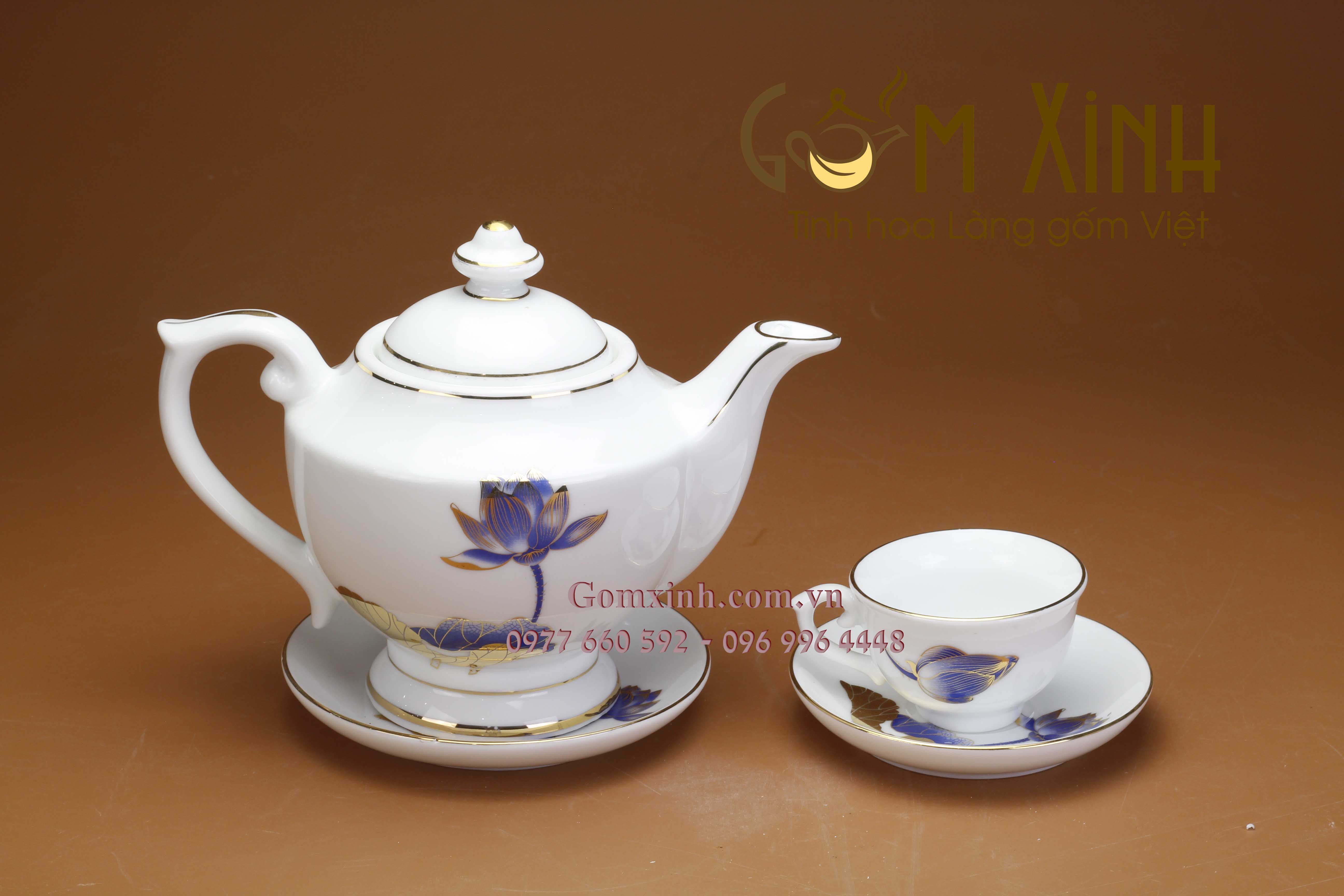 Bộ bình trà dáng Cúp sen xanh viền vàng kim