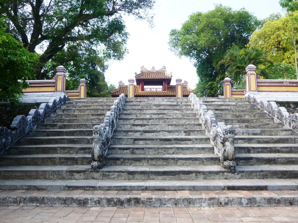Du lịch Huế ghé thăm 7 Lăng Tẩm uy nghiêm của triều Nguyễn