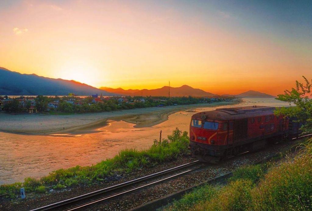 Lăng Cô đẹp dịu dàng như người con gái Huế