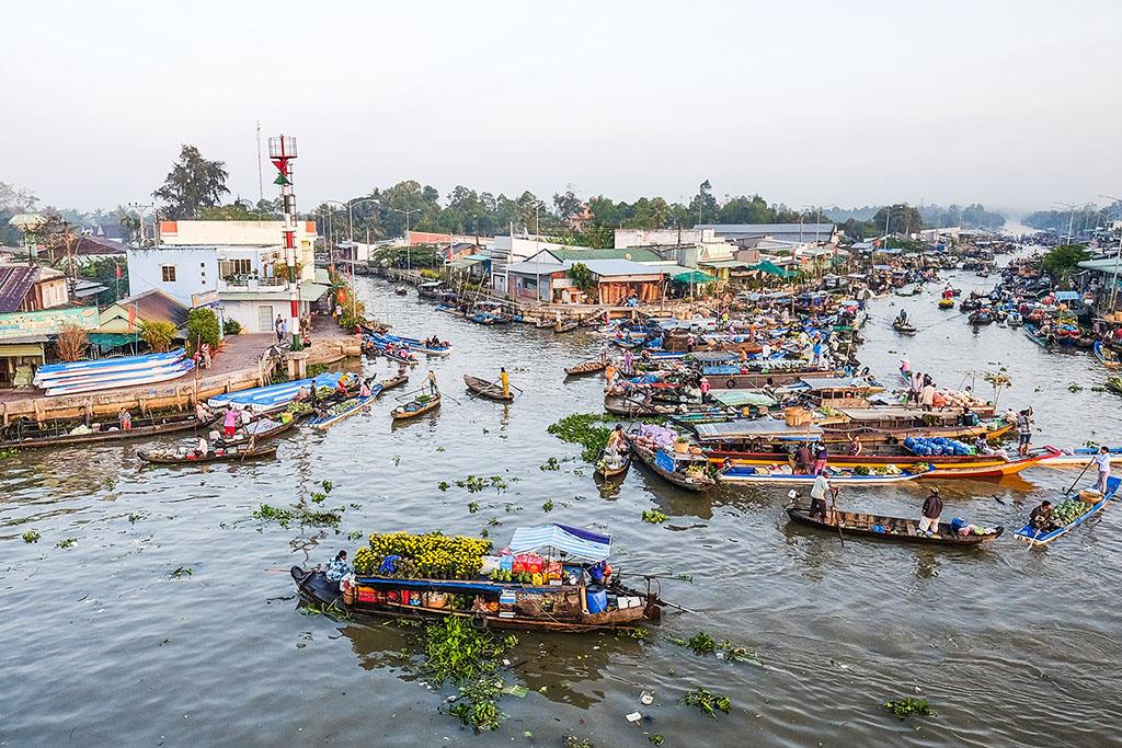 Vui hè bất tận cùng tour khám phá miền Tây