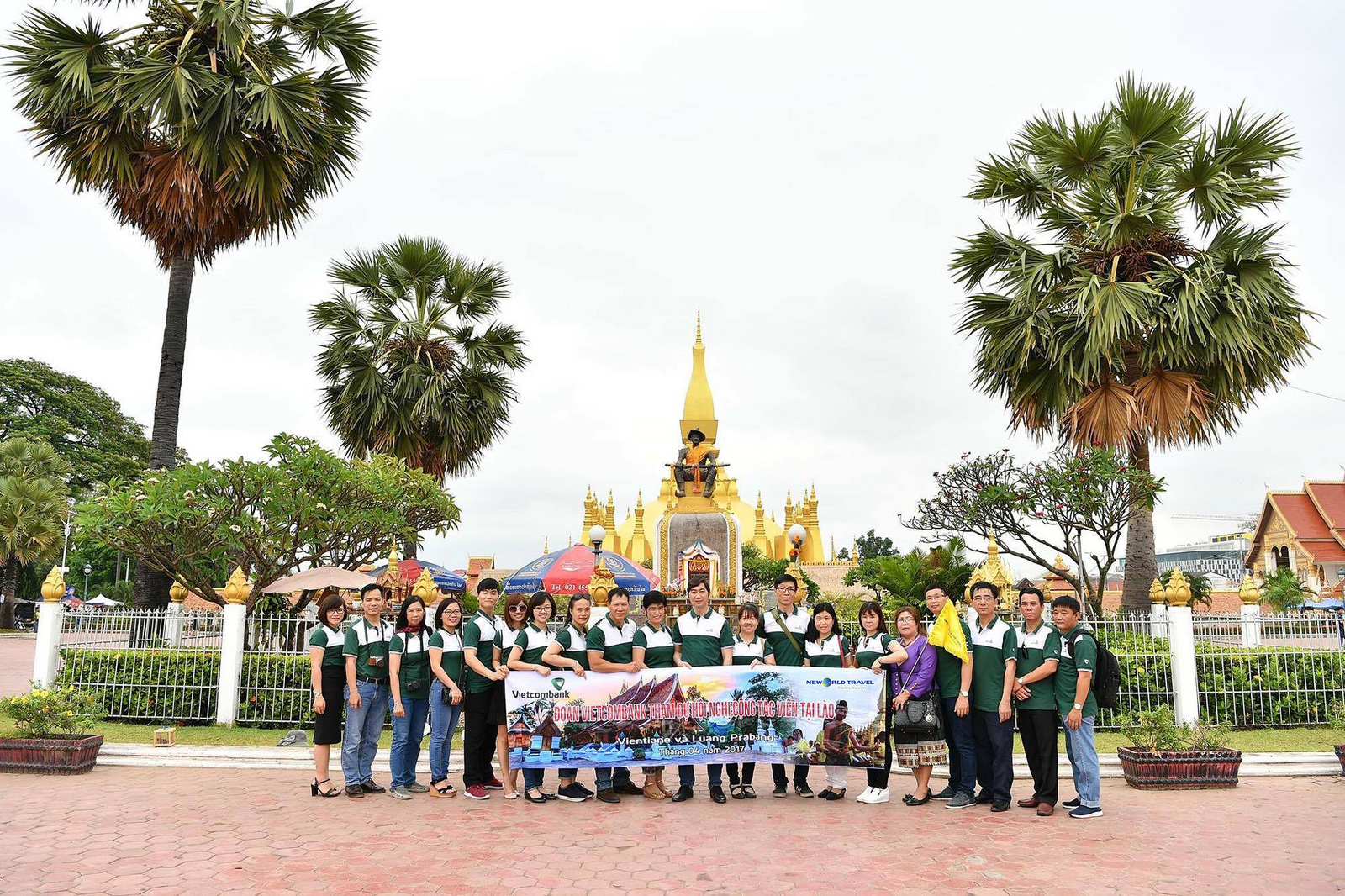 Đoàn cán bộ Hội sở VIETCOMBANK tham quan, khảo sát & làm việc tại Vientiane - Luang Prabang