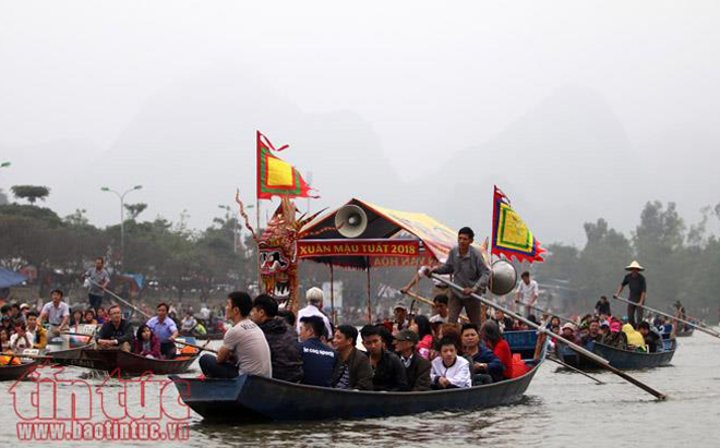 Du lịch bội thu mùa Tết Nguyên đán, các điểm đến tâm linh bắt đầu đông khách