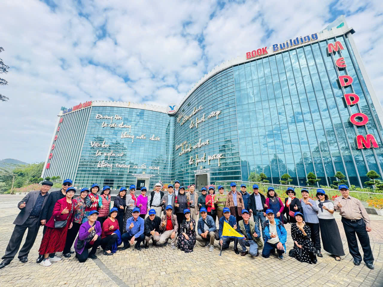 Hành trình gắn kết 🌿 Tri ân 🌿 Lan tỏa yêu thương của Hội cựu giáo chức ĐHNN - ĐHQGHN