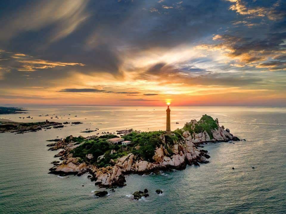 Nét đẹp cổ kính của ngọn hải đăng cổ mũi Kê Gà