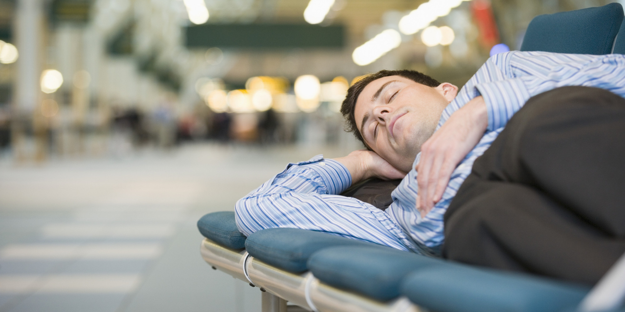 Kinh nghiệm ngủ đêm tại sân bay khi đi du lịch