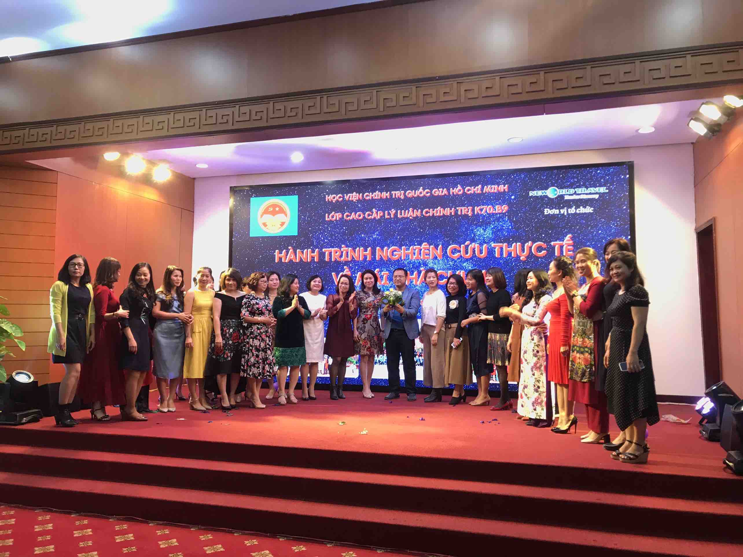 Lớp cao cấp lý luận chính trị K70.B9 với