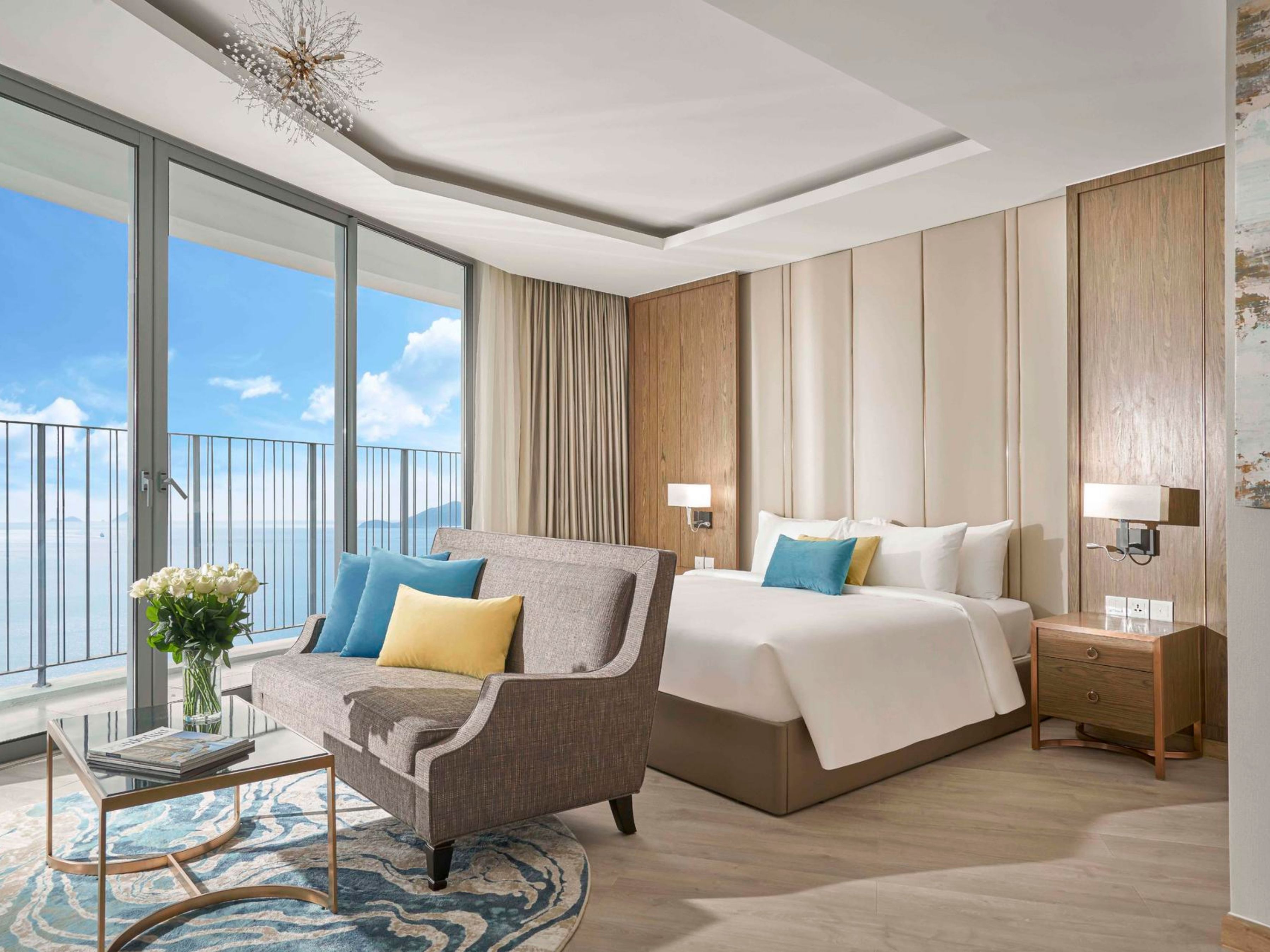 Khách sạn Eastin Grand Hotel 5* Nha Trang – New World Travel