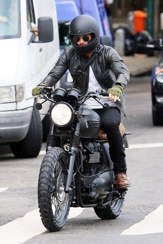 Thiết kế mới nhất về mẫu áo da nam đẹp 5 BIKER: ÁO DA XỊN & MOTO
