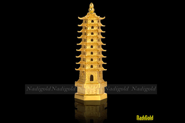 tháp Văn Xương mạ vàng