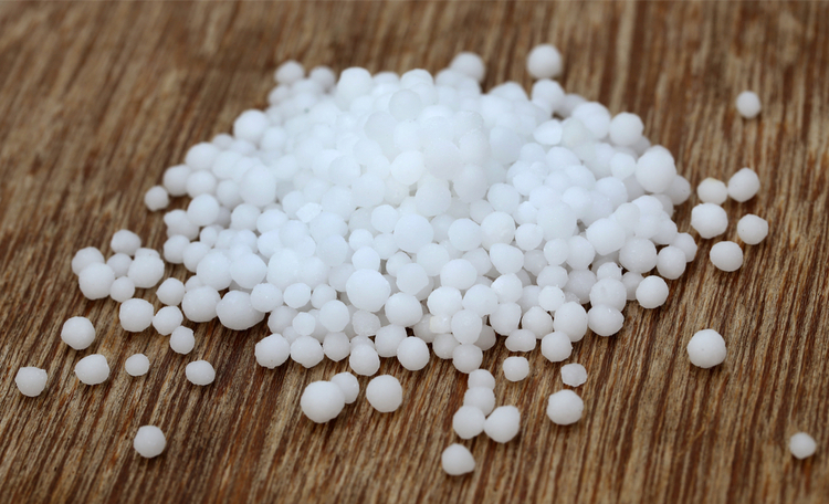 Hydroxyethyl urea không màu, không mùi