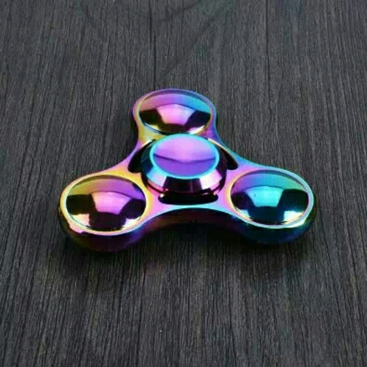 quay hand spinner mắt ngọc