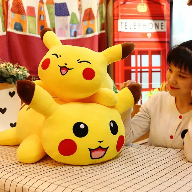 Gối ôm Pikachu nằm - size 45cm