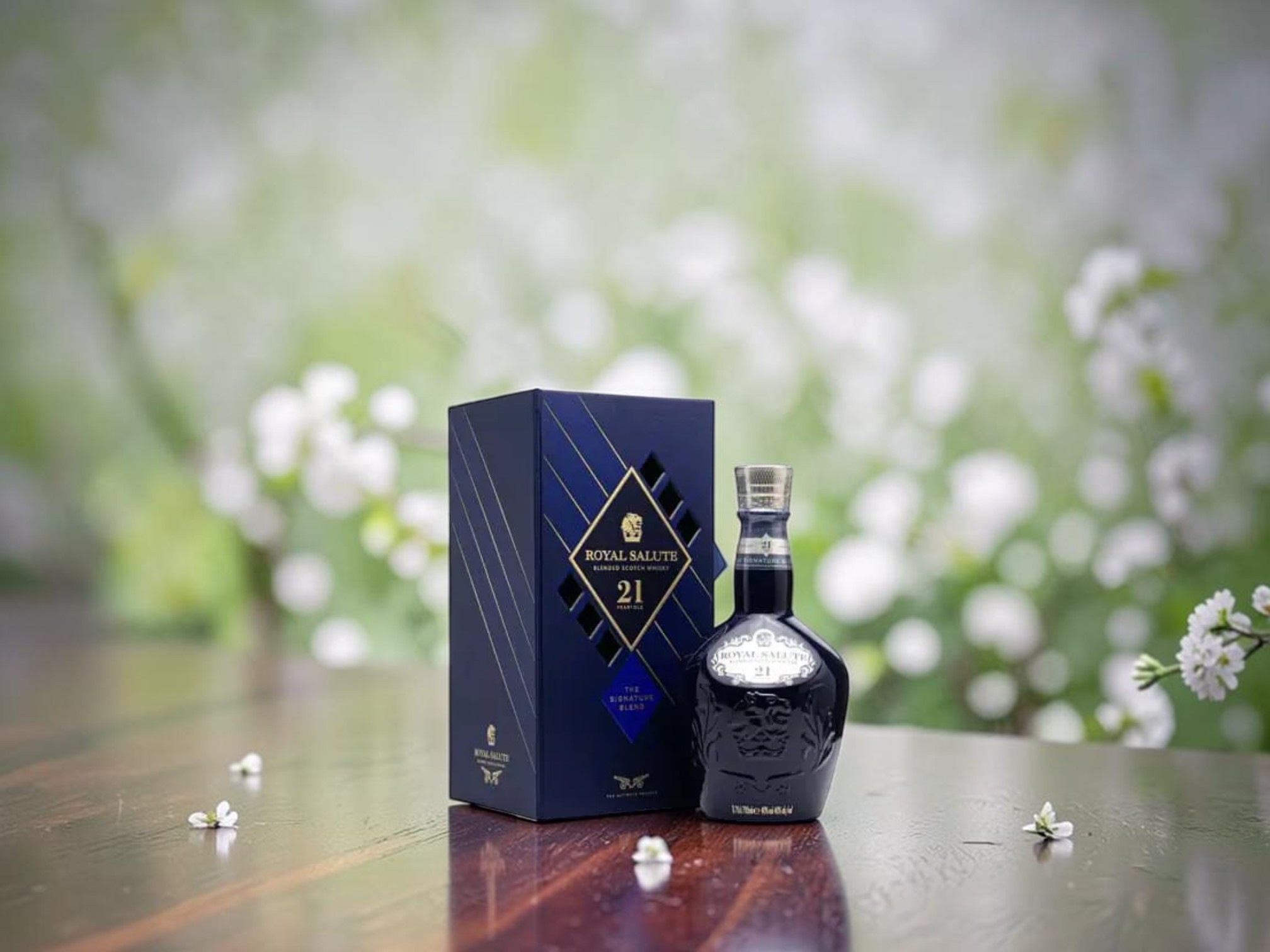 Chivas 21 Royal Salute Có Gì Đẳng Cấp So Với Các Dòng Khác?
