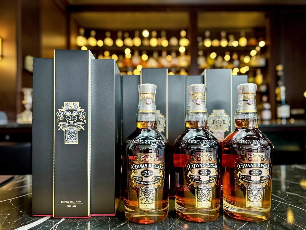 3 hộp rượu Chivas 25 chính hãng