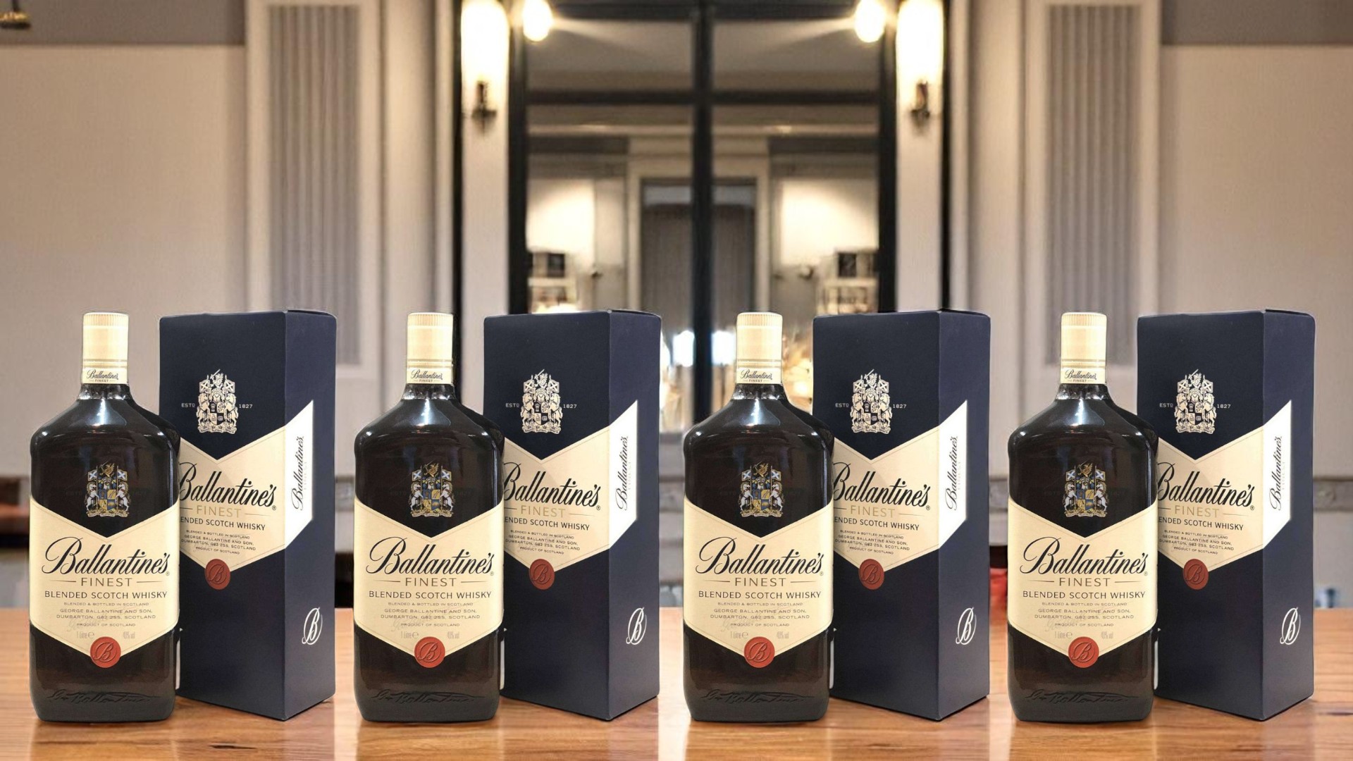 4 hộp và chai rượu Ballantines Finest 1 lít