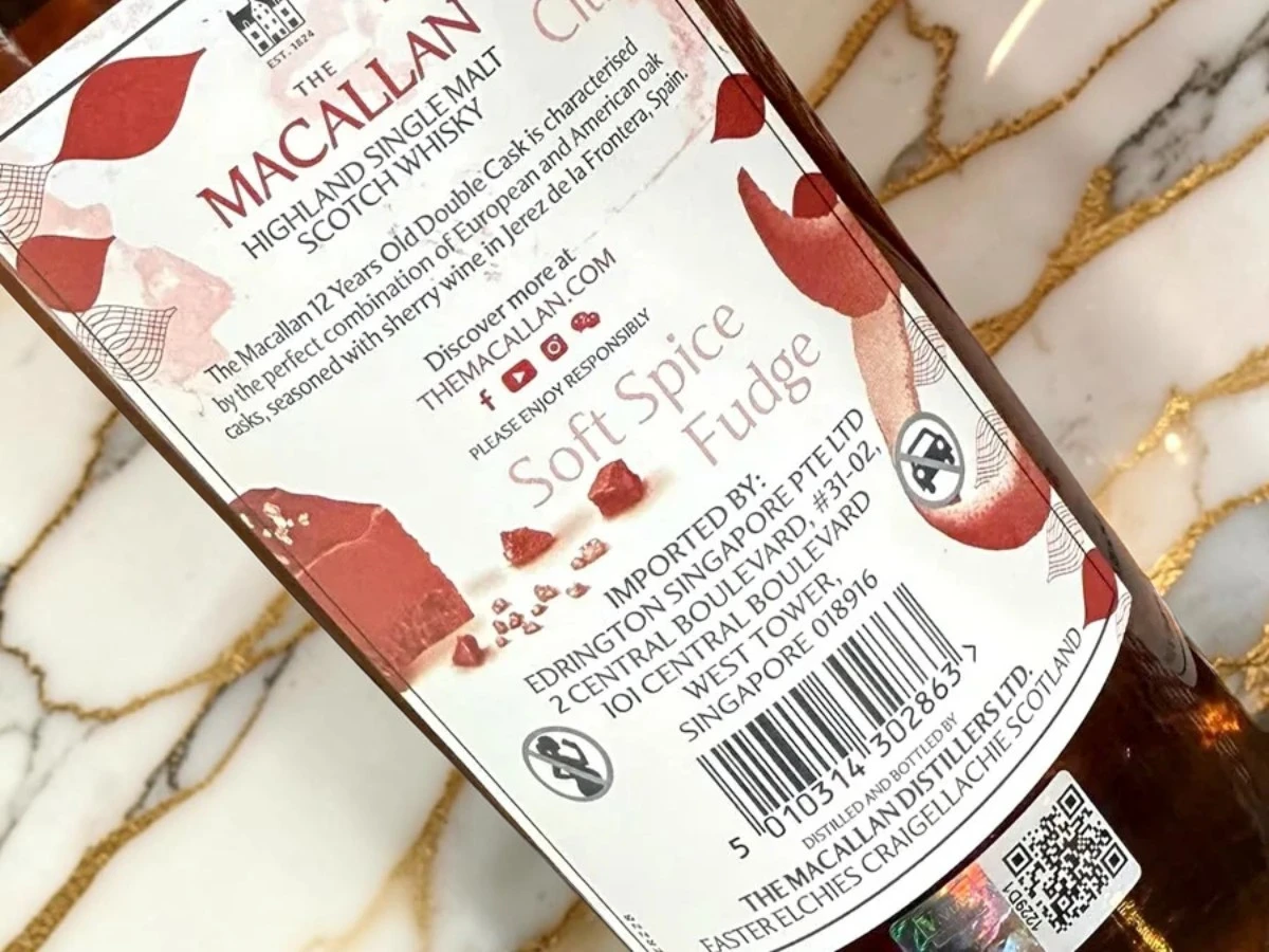 Cận cảnh mặt sau chai rượu Macallan 12 Double Cask chính hãng