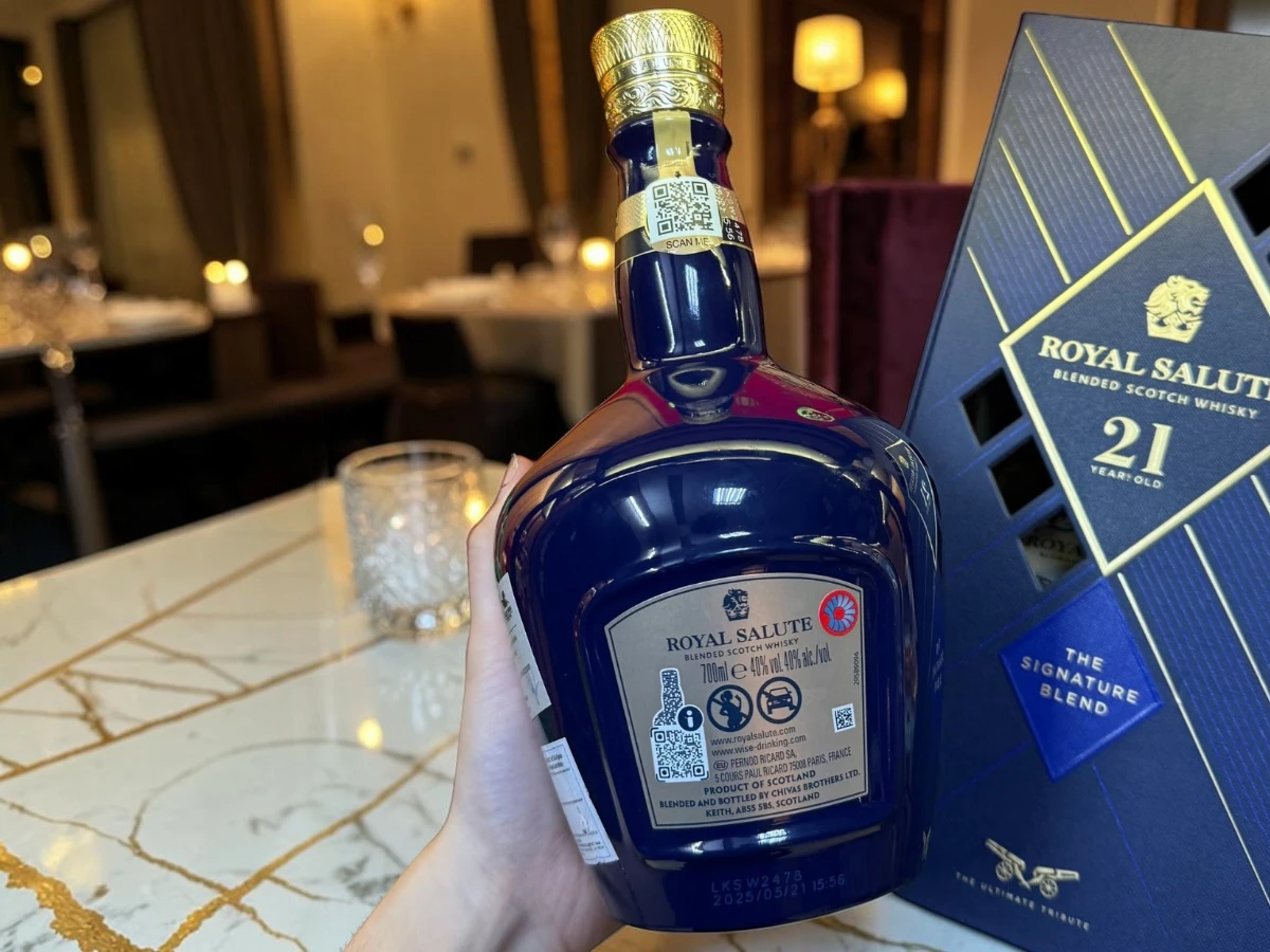 Nhận biết rượu Chivas 21 năm chính hãng