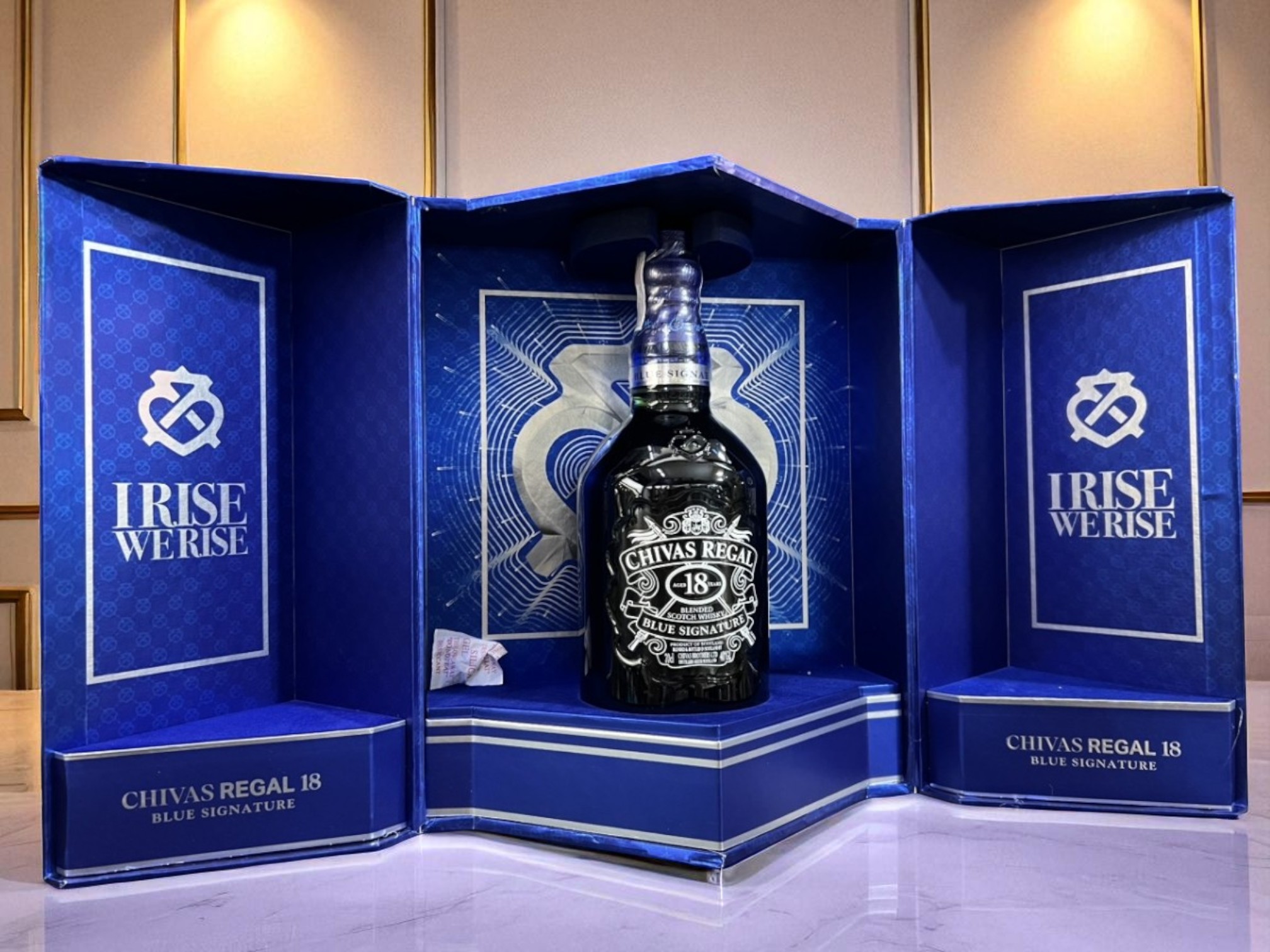  Rượu Chivas 18 Blue Signature hộp quà Tết 2024