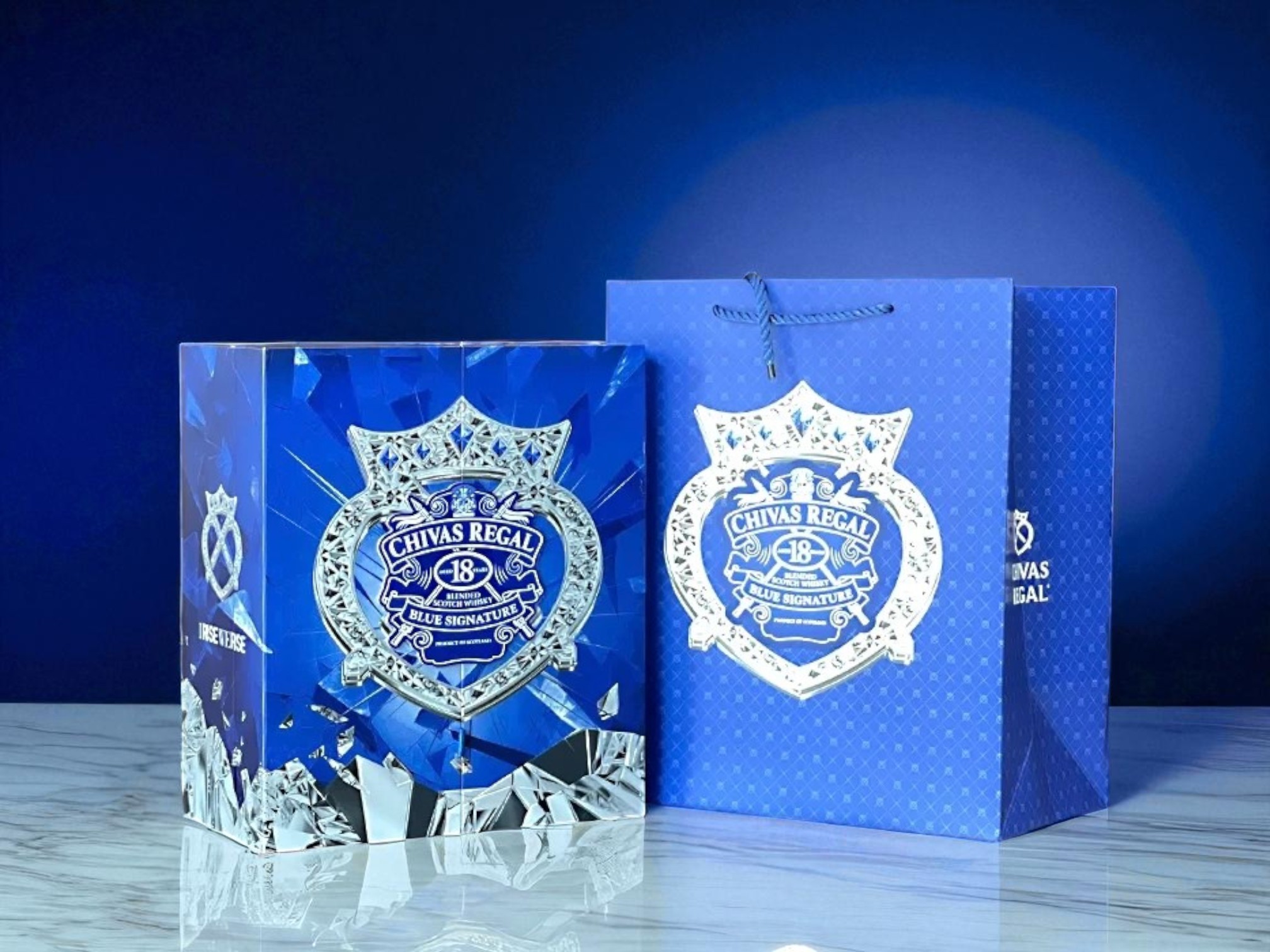 Rượu Chivas 18 Blue Signature hộp quà Tết 2025 