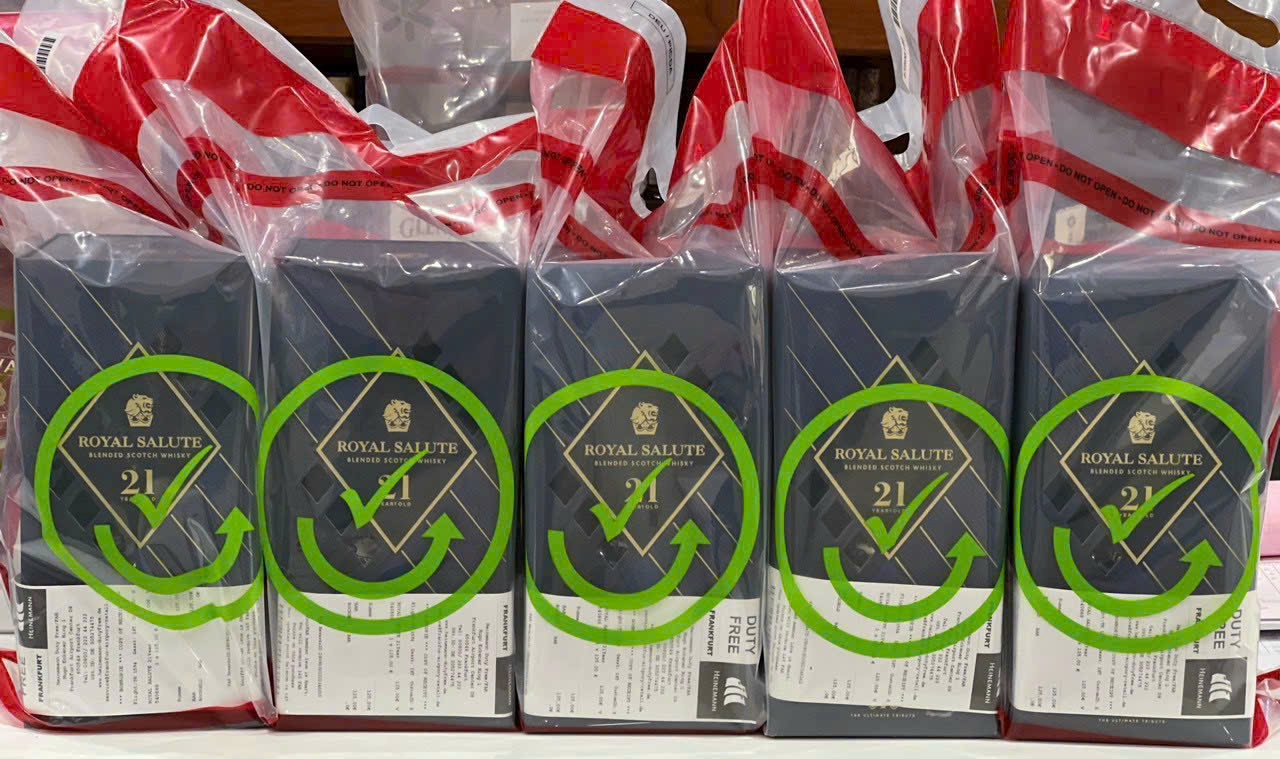 Rượu Chivas 21 xách tay chuẩn Duty Free