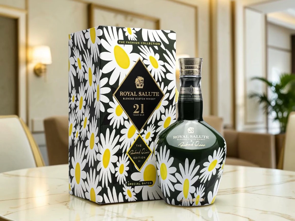 Rượu Chivas 21 Năm Richard Quinn Daisy Edition II