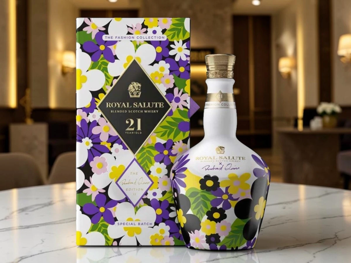 Cận cảnh Rượu Royal Salute 21 Richard Quinn Edition II Fashion Collection