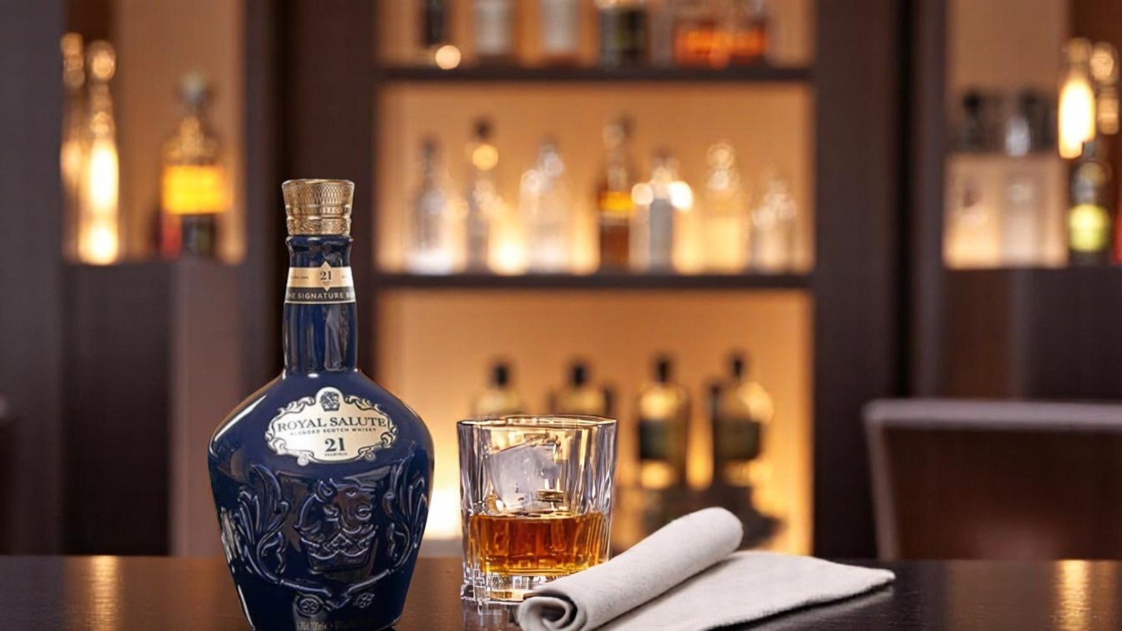 Thưởng thức rượu Chivas 21